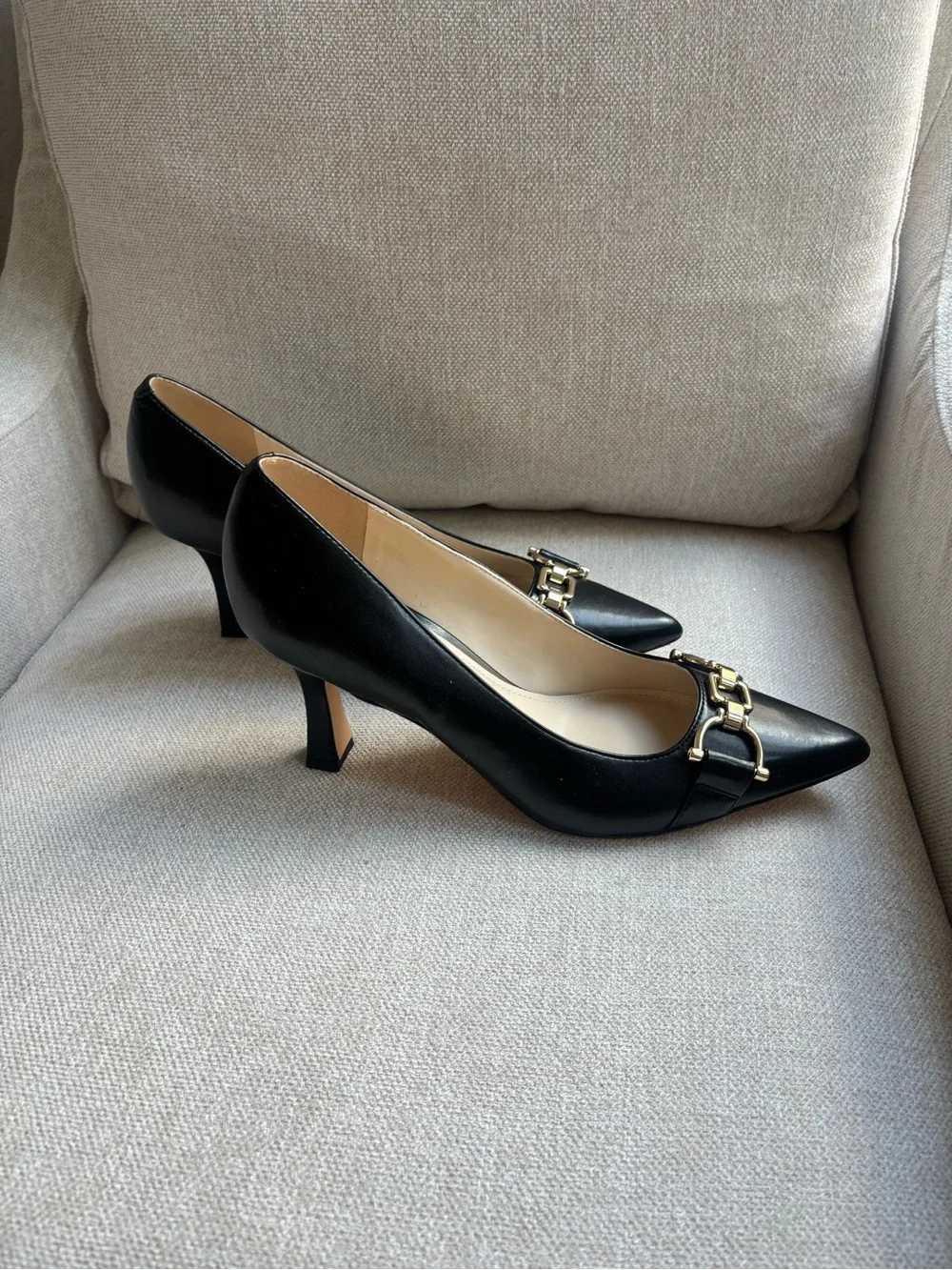 Vaneli Black Pointed Toe Leather Pumps with Gold Chain Accent
